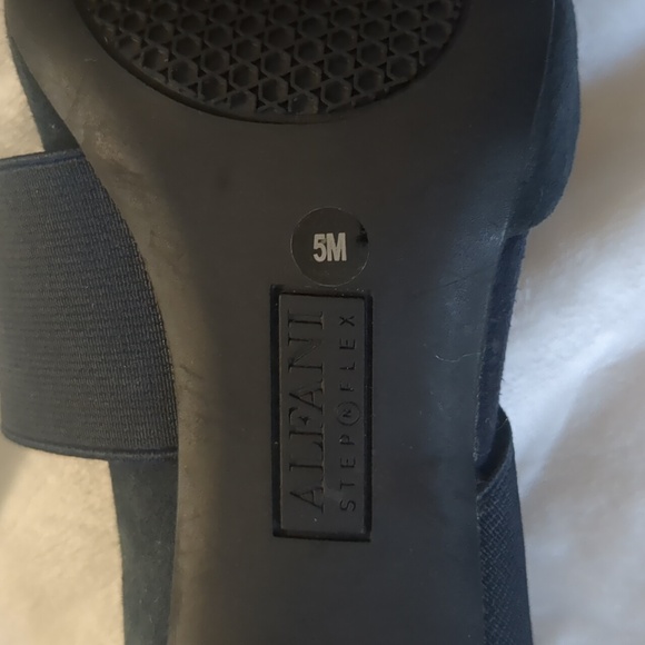 Alfani Deep Navy Blue Heels - Picture 7 of 7